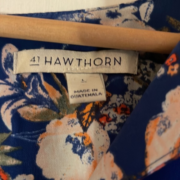 ⭐️ 41 Hawthorn floral top. So cute! Size L - Picture 3 of 6